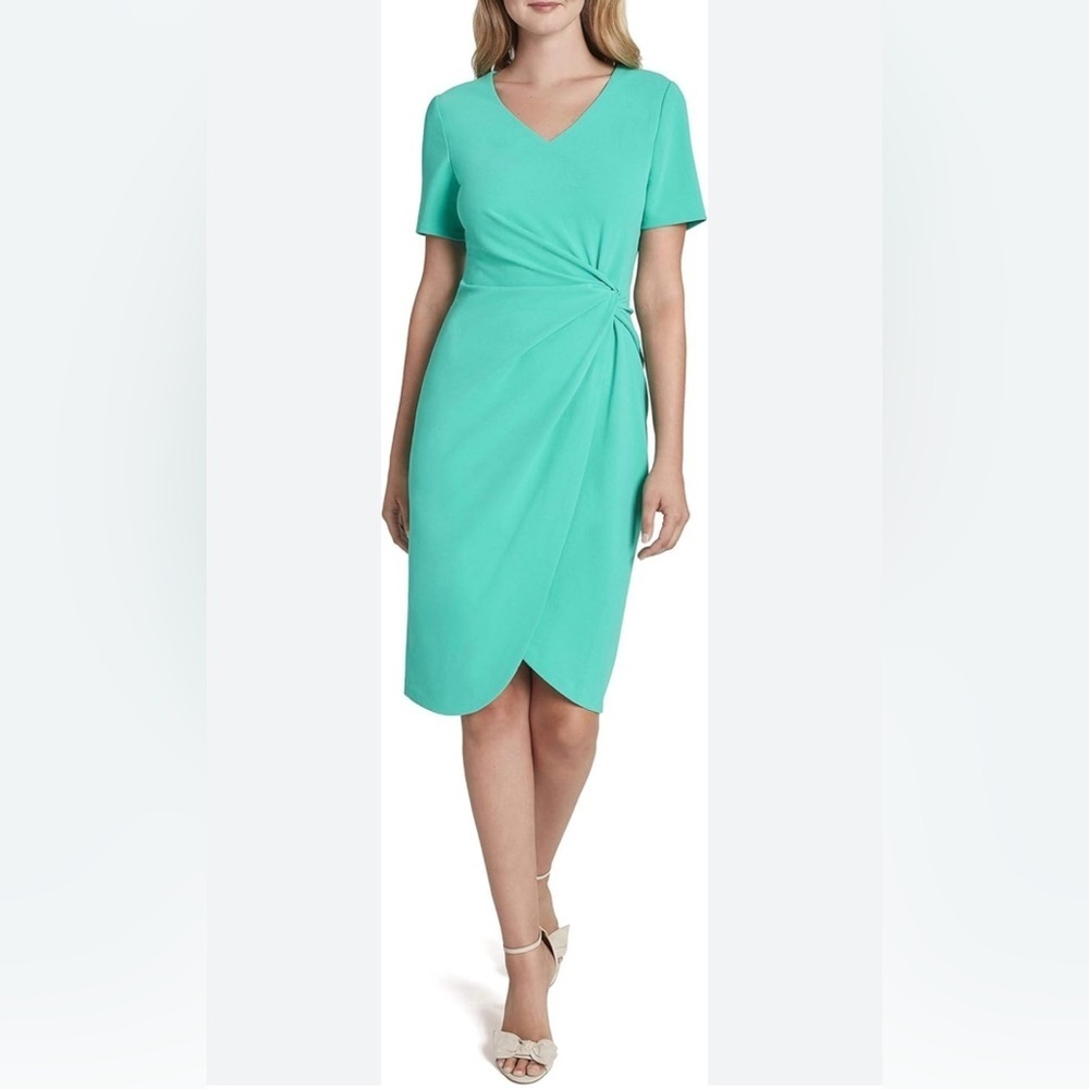 TAHARI Seafoam twist front V neck short sleeve sheath dress size 10.